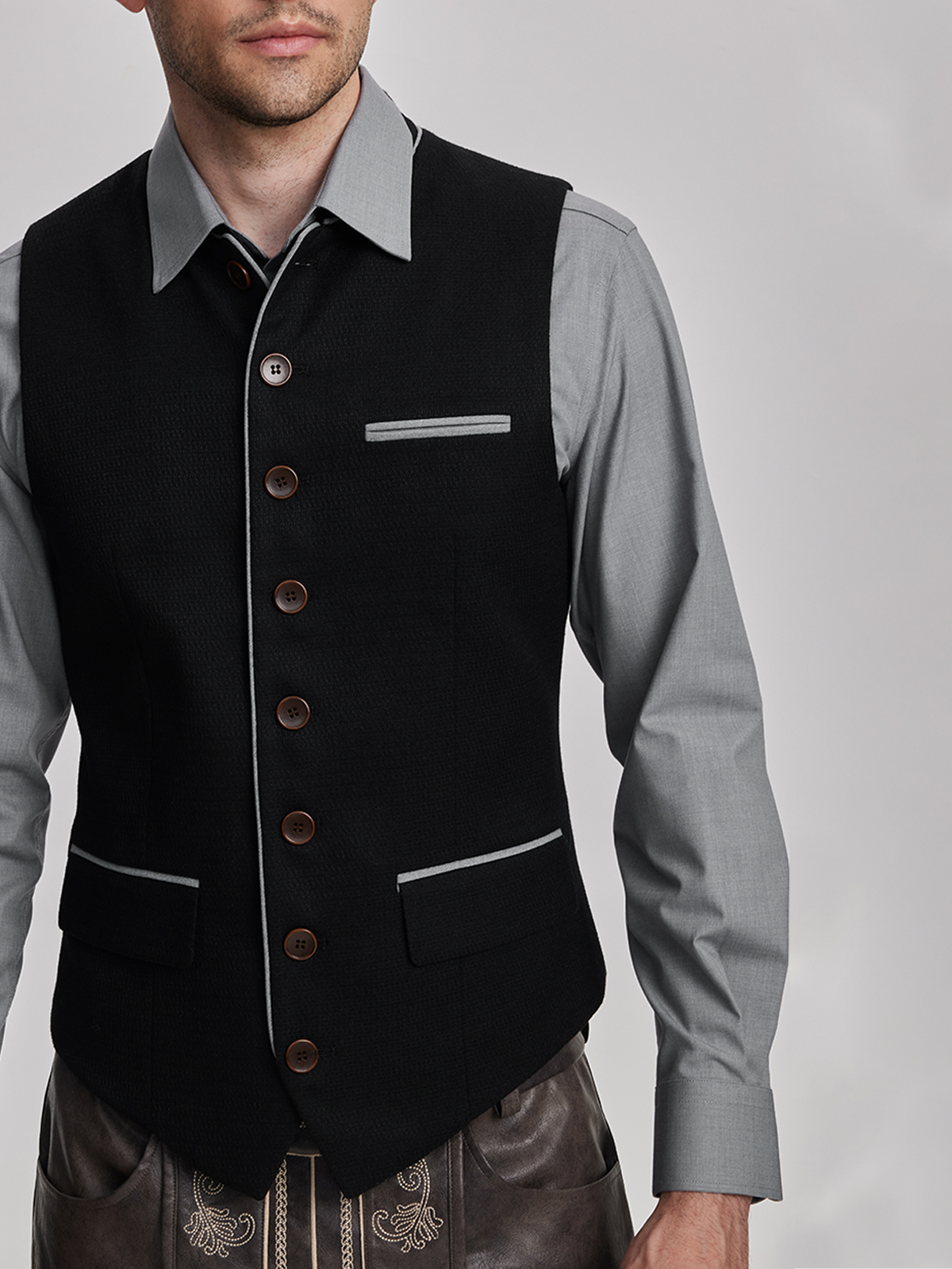 Elegantes Dinrdl mit Weste
