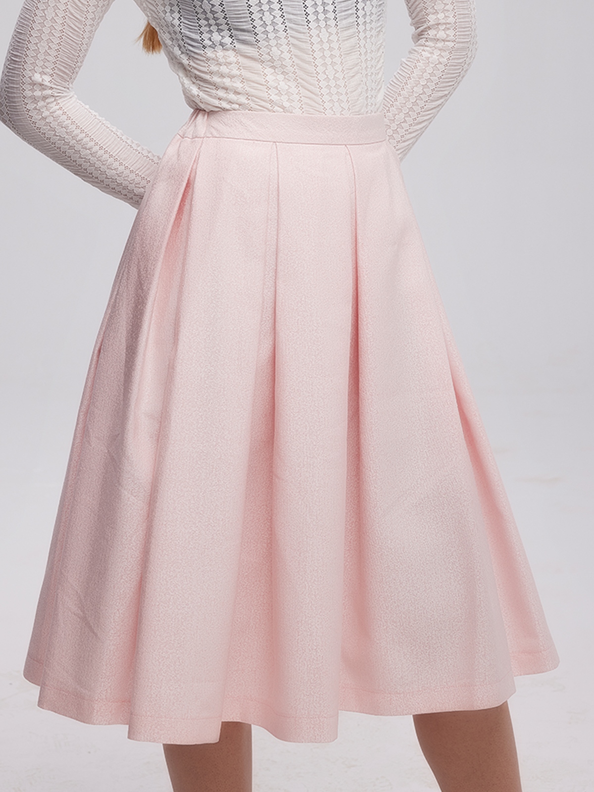 Modernes Dirndl in Rosa