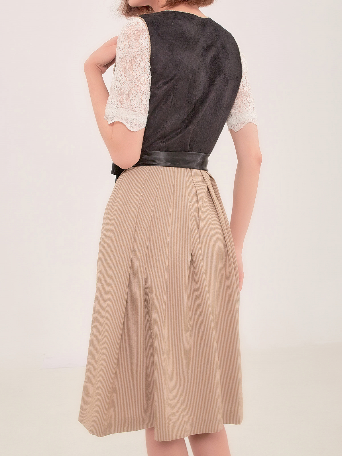 Dirndl Hellgelb in eleganter Ausführung