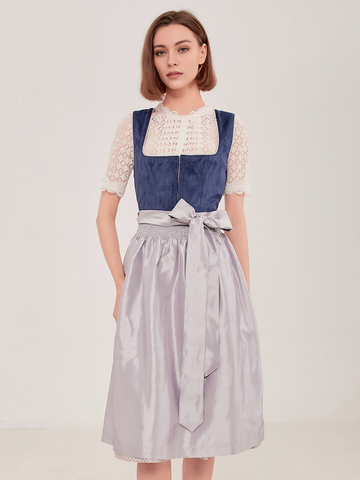 Ehreer Dirndl in Blau