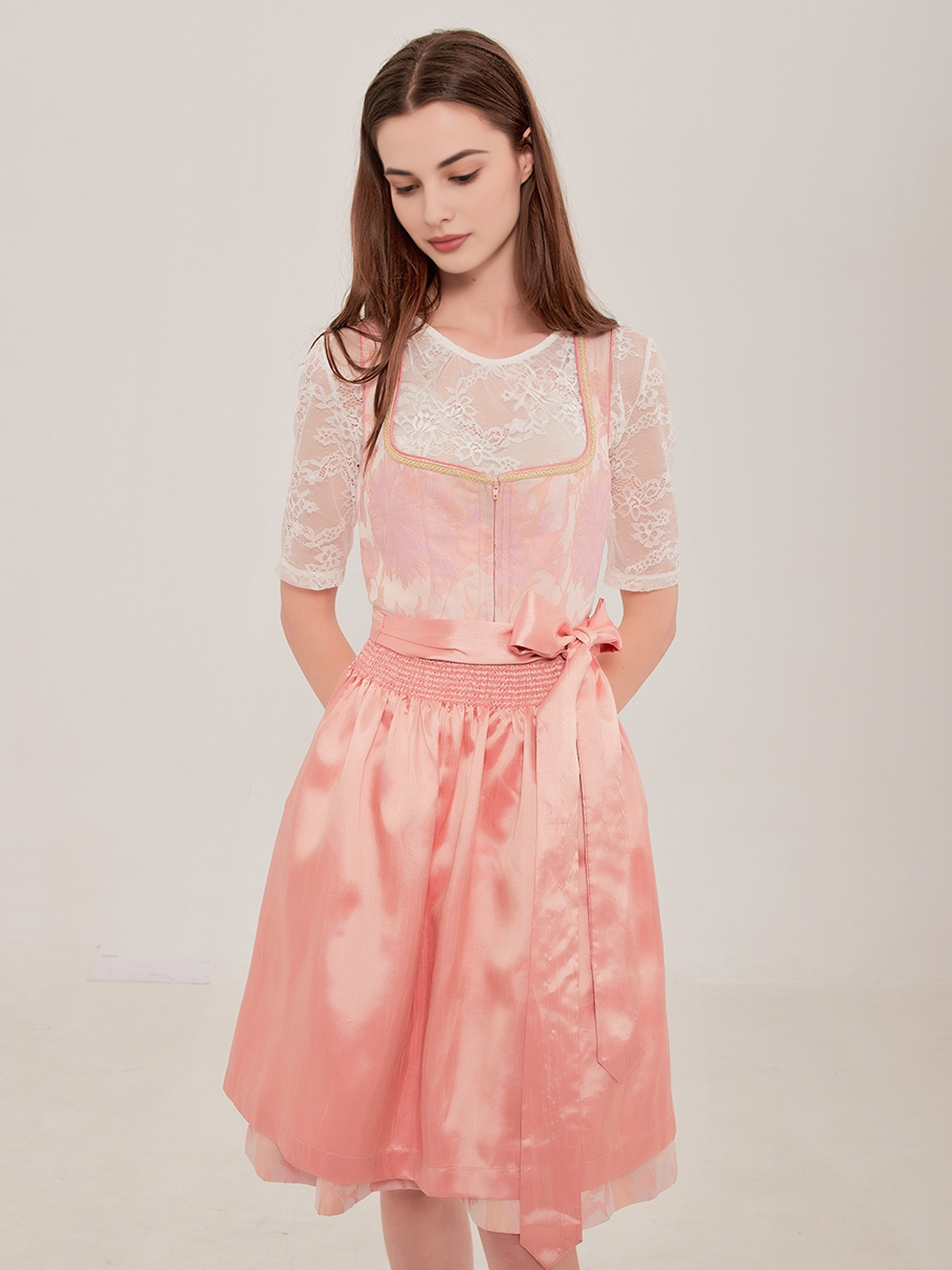 Dirndl grün hochgeschlossen