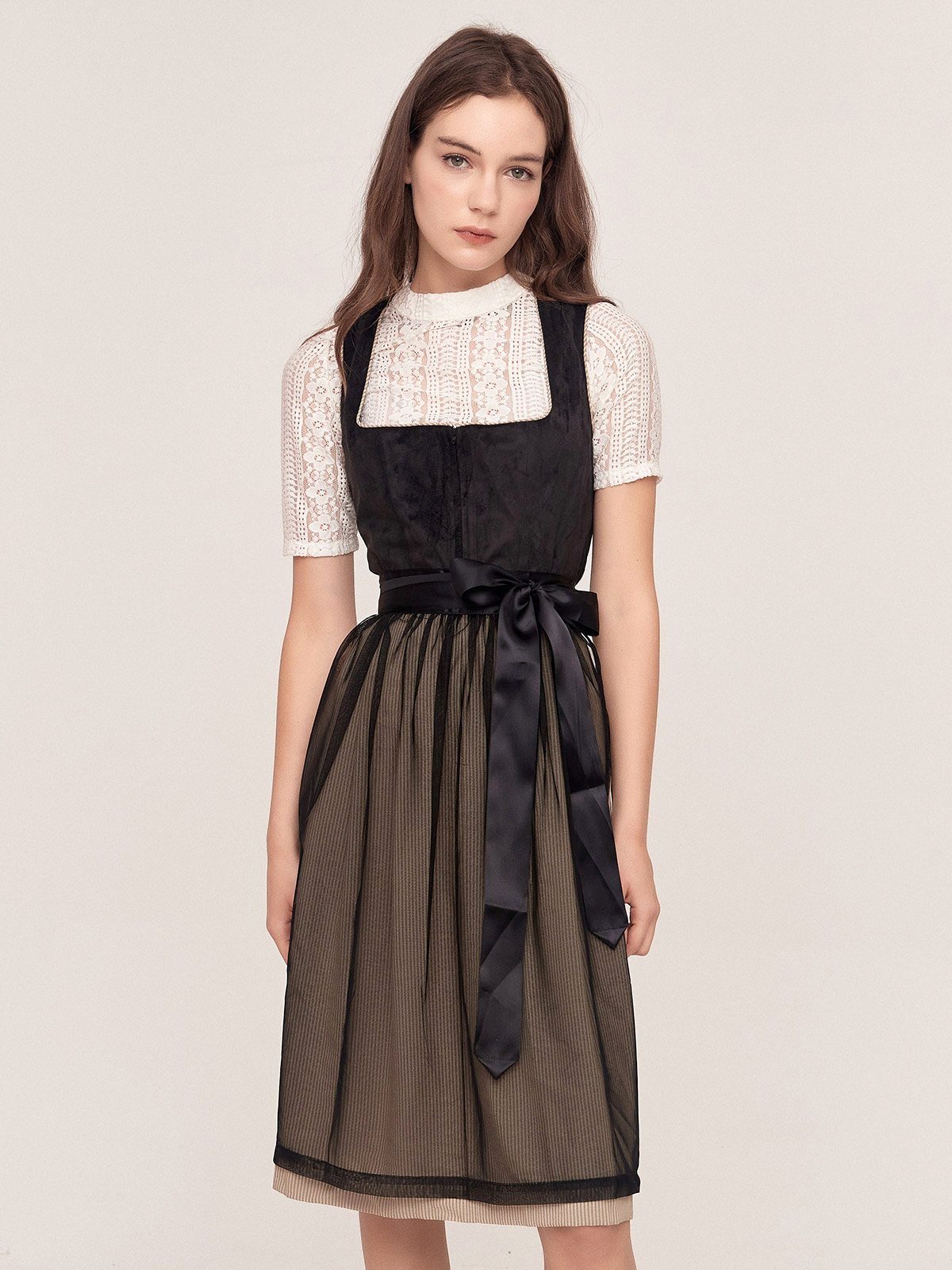 Dirndl Petite in Schwarz