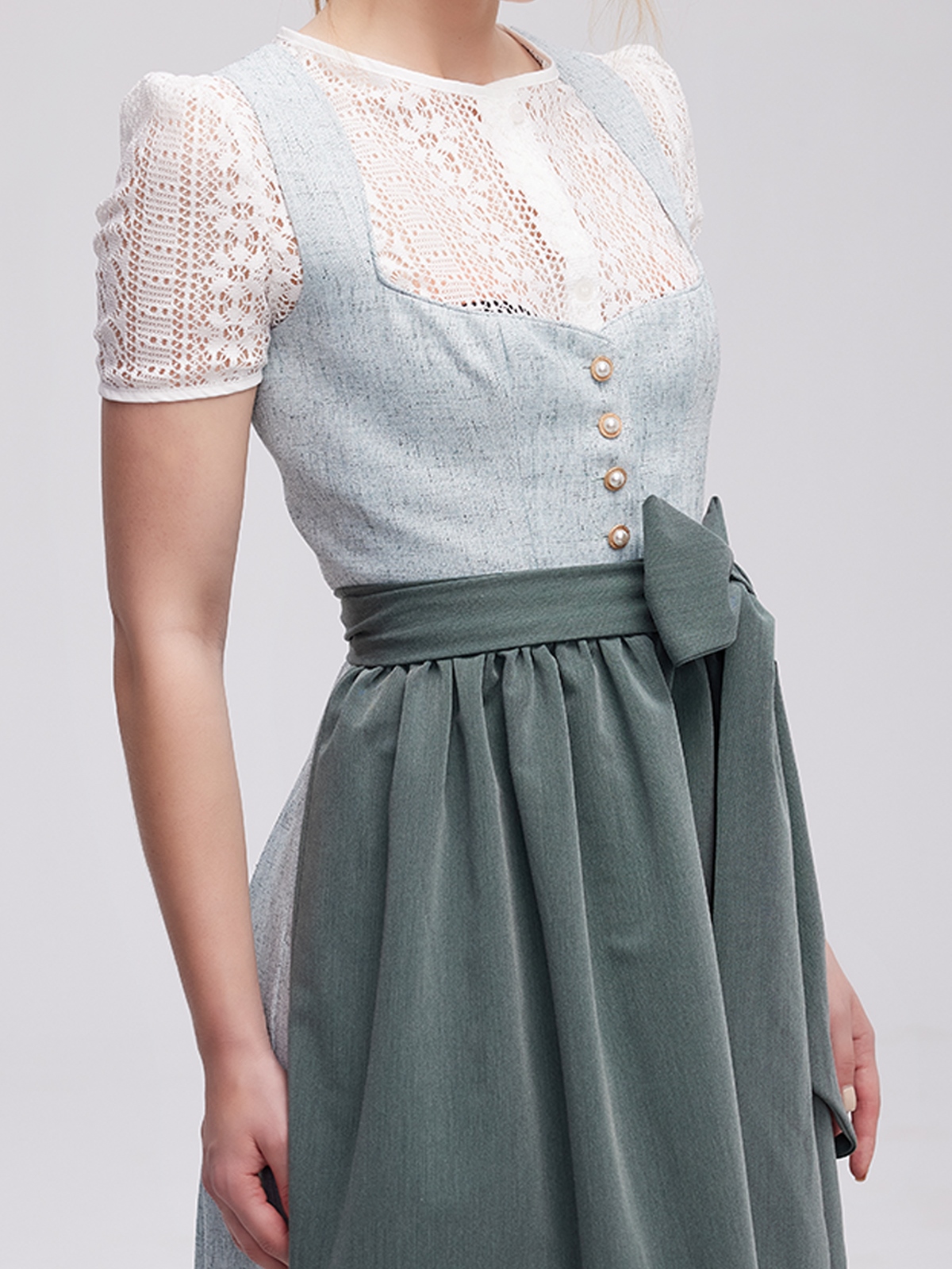 Blaues Dirndl Samt in Grün