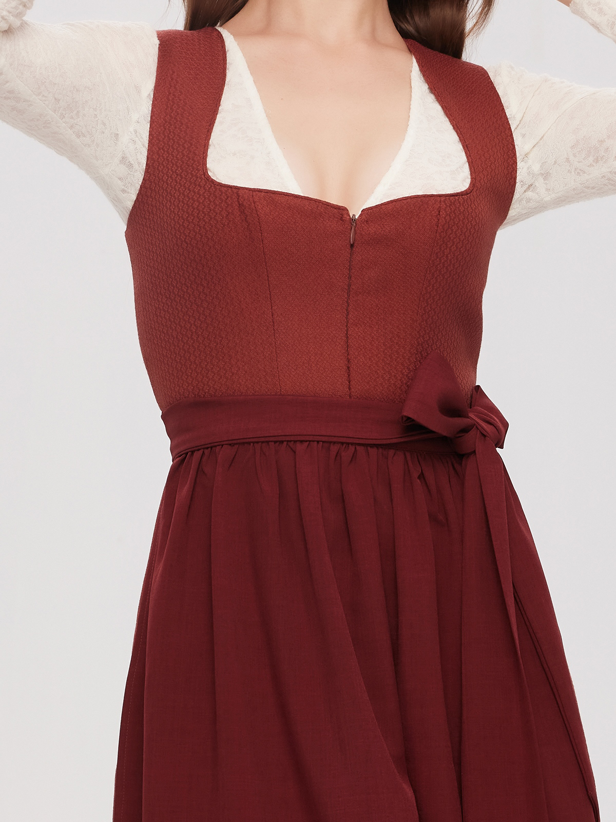 Dirndl Orange in klassischem Design