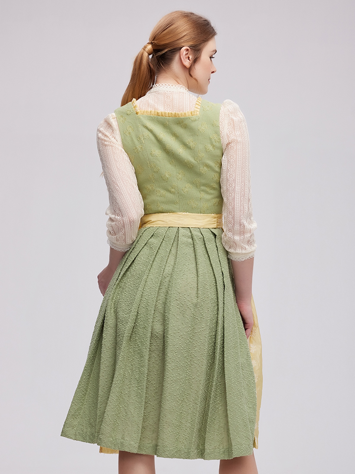 Dirndl hochgeschlossen grün in eleganter Ausführung