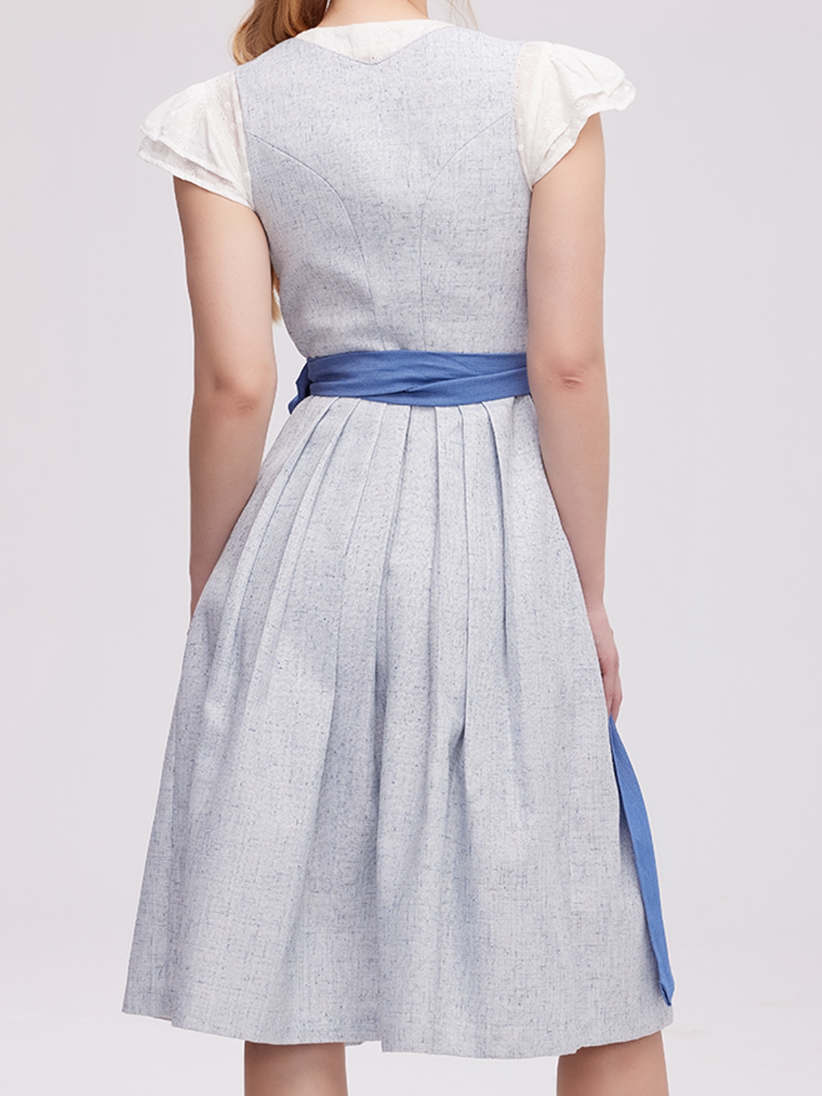 Modernes Dirndl in Blau