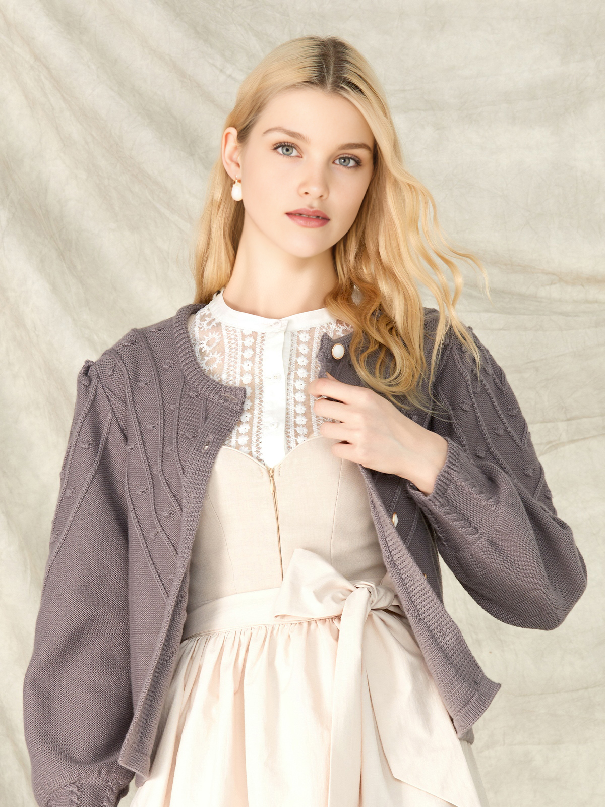 Elegante Bluse Dirndl Langarm in Grau