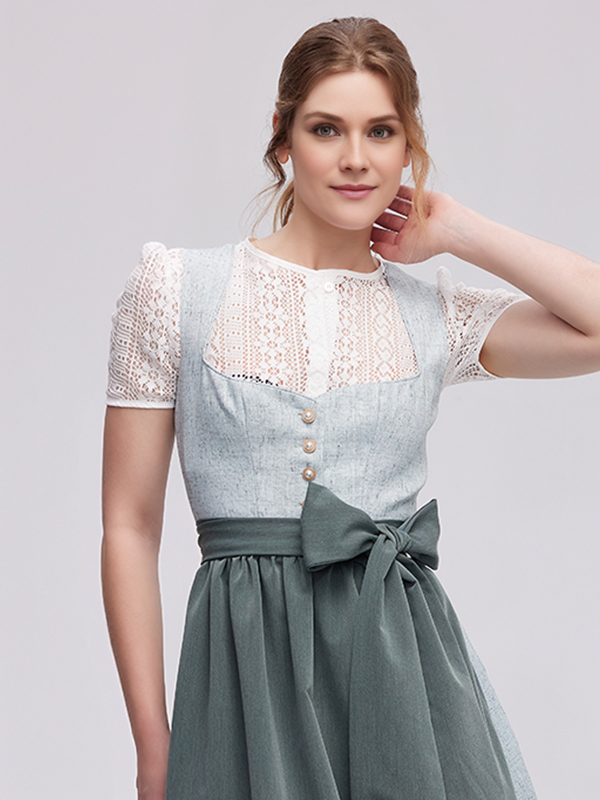 Dirndl mit Herzausschnitt in Grün