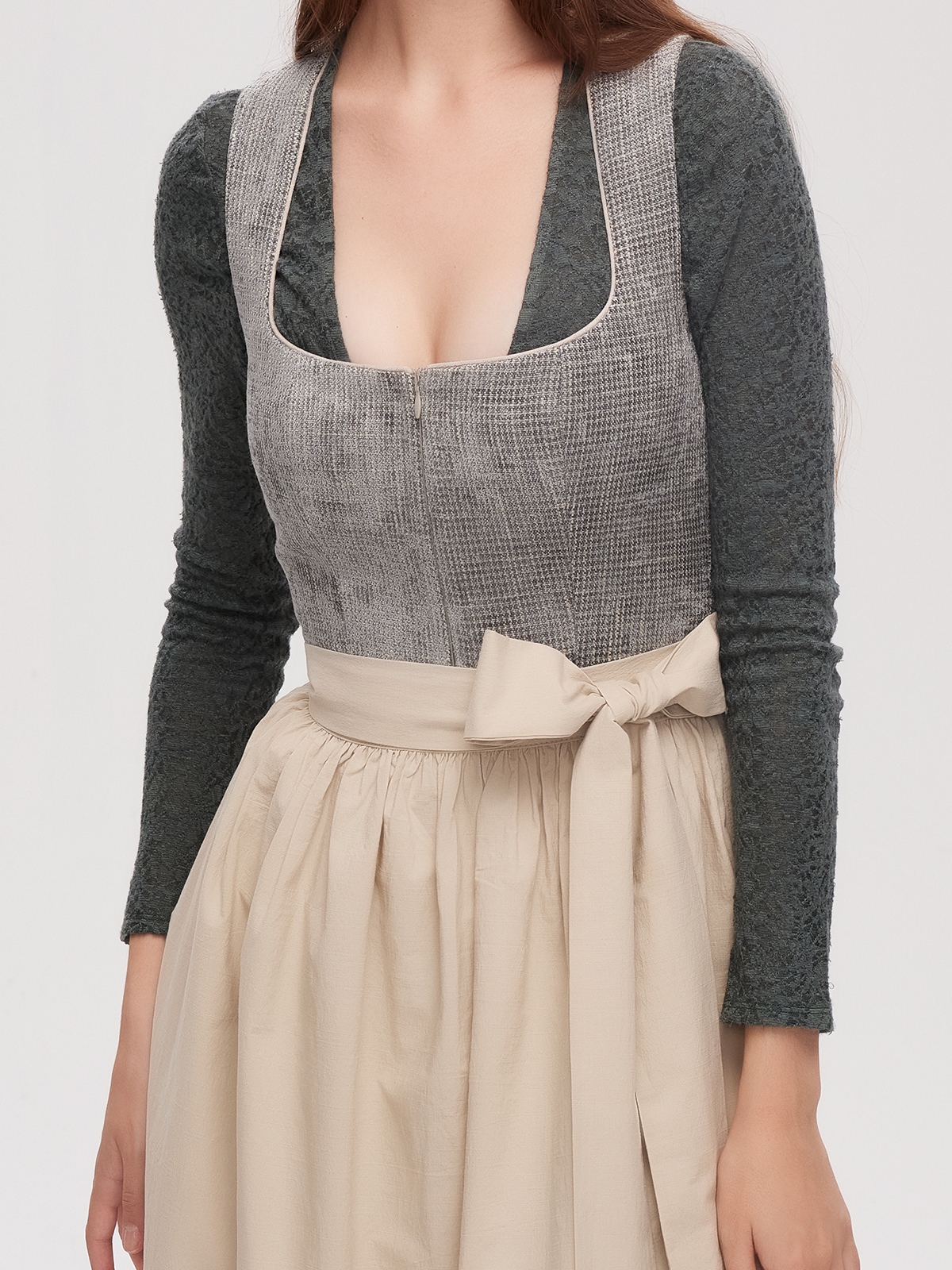 Ehreer Dirndl in Grün – Eleganz und Tradition vereint